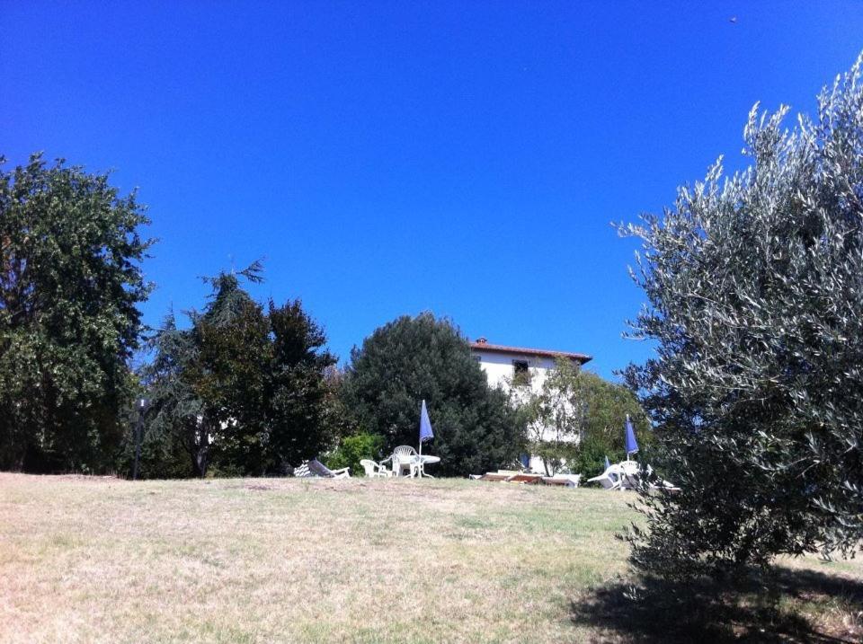 Agriturismo Il Palazzaccio Galliano Exterior foto